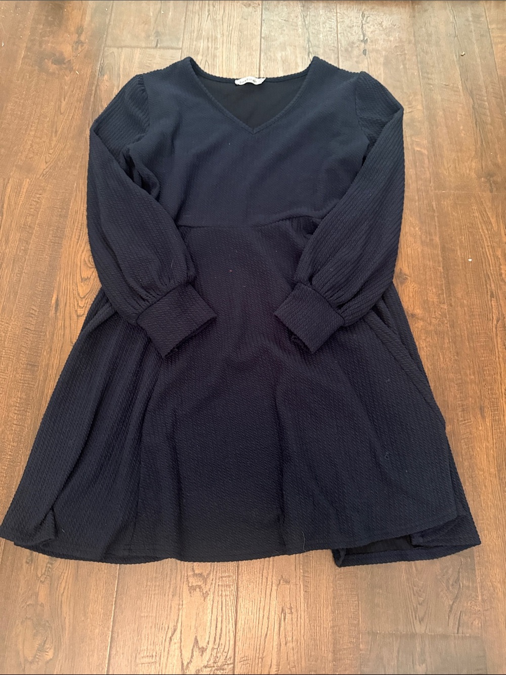 Women's Navy V-Neck Long Sleeve Textured Dress